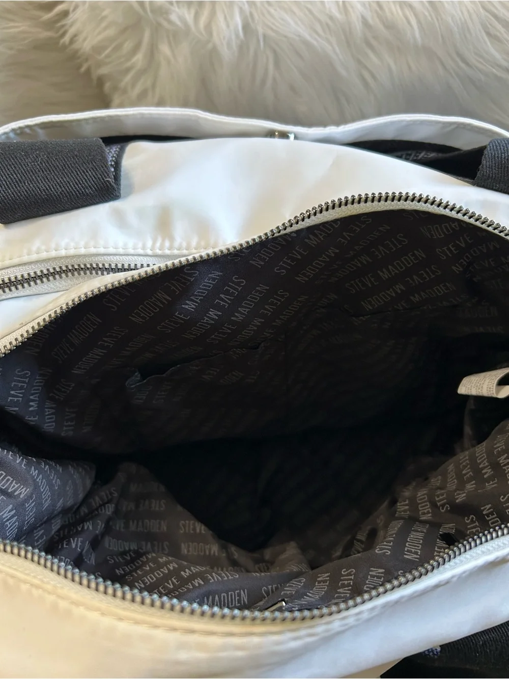 NWT Steve Madden Black and White Multi Pocketed BGymm Duffel Weekender Bag